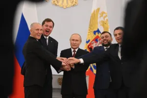 President_Vladimir_Putin_celebrating_with_Russian-installed_leaders_of_the_four_regions_3