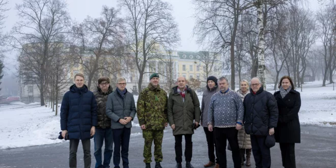 Riigikaitsekomisjoni liikmed kulastasid diviisi scaled 1