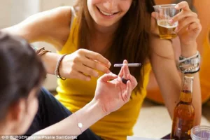 alkohol, nikotiin, noor