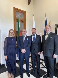 54131978761_6f920ecc16_c