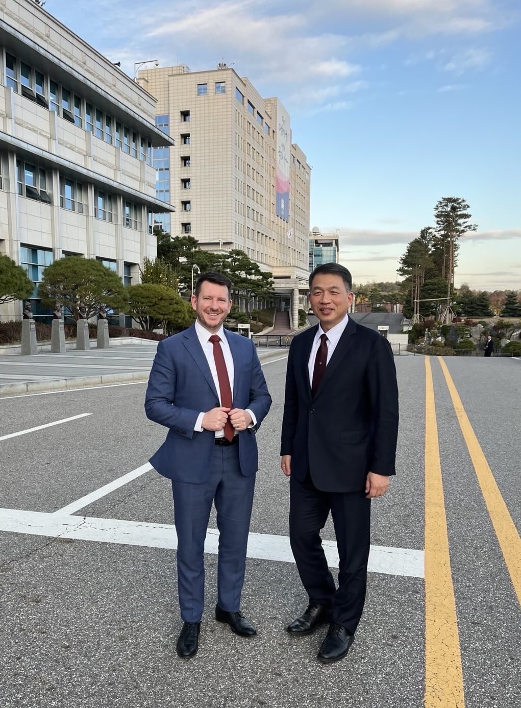 Vseviov ja kaitseministeeriumi aseminister Sung