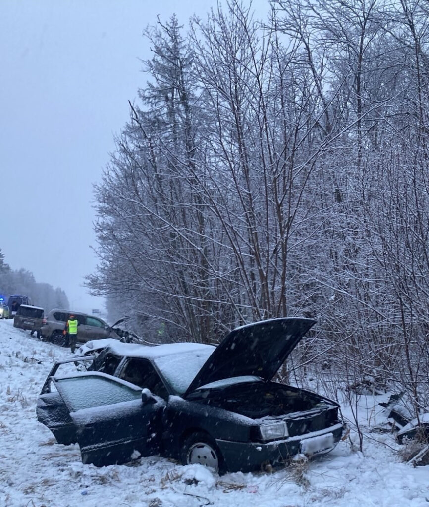 FOTOD: Kohtla-Järvel juhtunud liiklusõnnetuses hukkus inimene 5 avarii1
